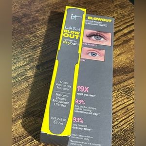 It Cosmetics Lash Blow Out